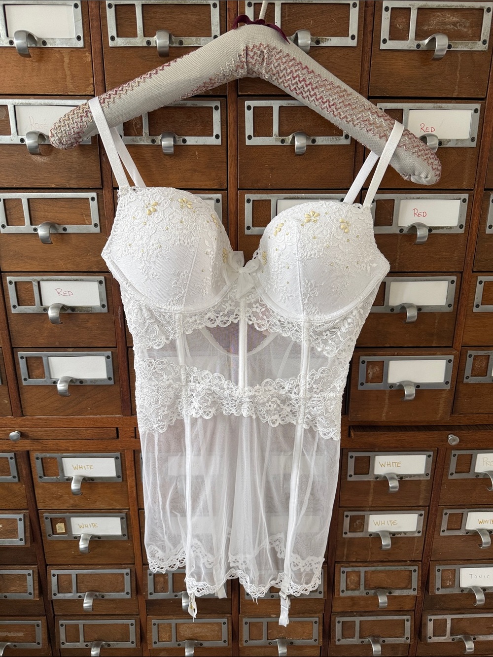 Victoria’s Secret White Bridal Merry Widow Corset Garter Size 36D